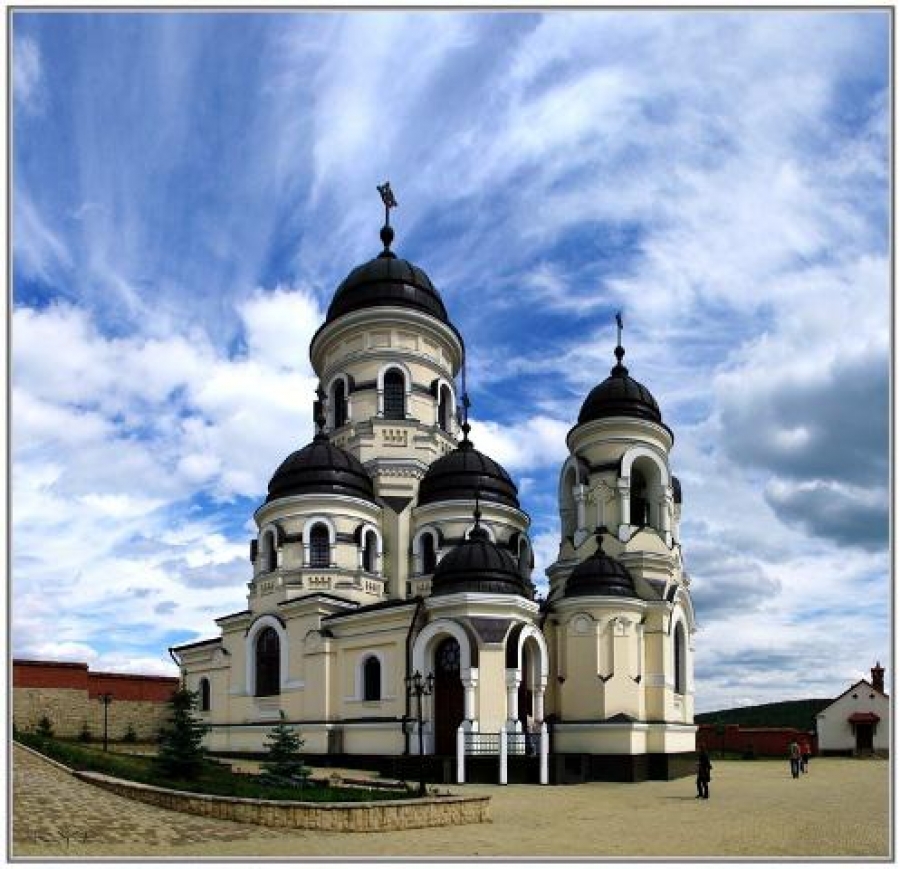 Capriana & Hâncu Convent & Suruceni Monastery