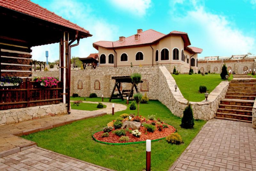 Wine Tour to “Chateau Vartely”